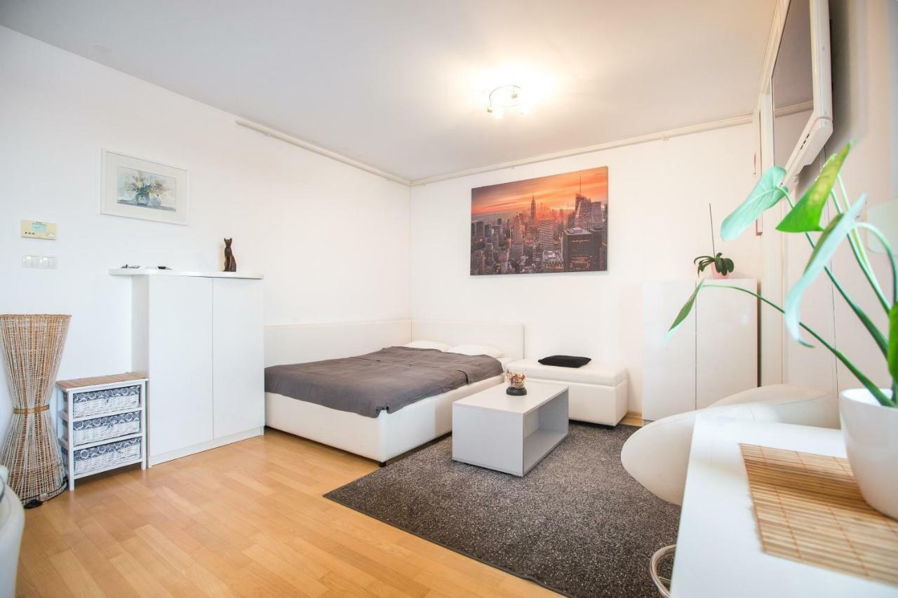 Cozy & Modern Studio With Balcony Zagreb Eksteriør billede